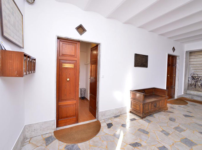 L'atrio di ingresso (foresteria)